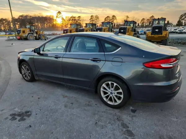 3FA6P0HD4LR143363 2020 FORD FUSION - Image 2