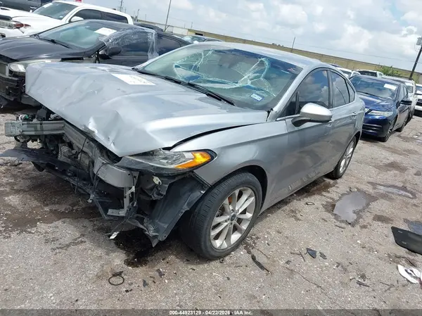 3FA6P0HD4LR223682 2020 FORD FUSION - Image 2