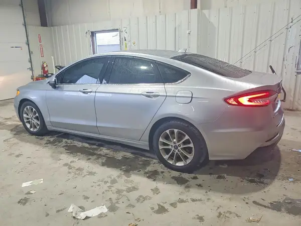3FA6P0HD4LR231605 2020 FORD FUSION - Image 2