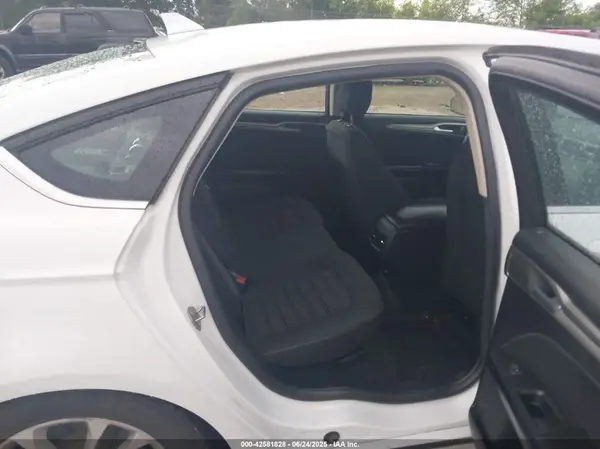 3FA6P0HD4LR260019 2020 FORD FUSION - Image 8