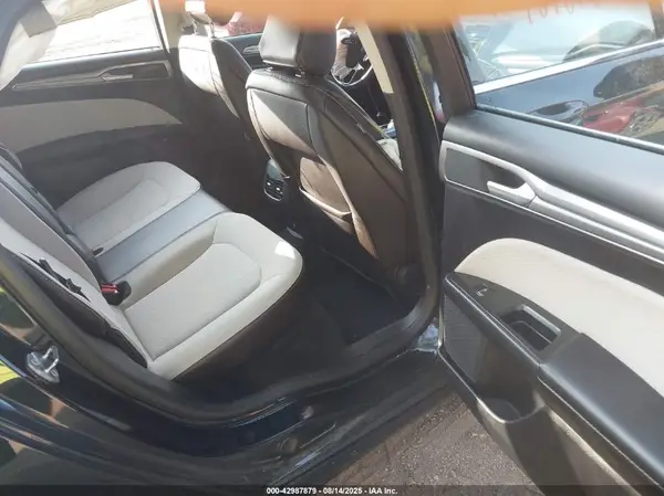 3FA6P0HD4LR260859 2020 FORD FUSION - Image 8