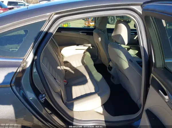 3FA6P0HD4LR262076 2020 FORD FUSION - Image 8