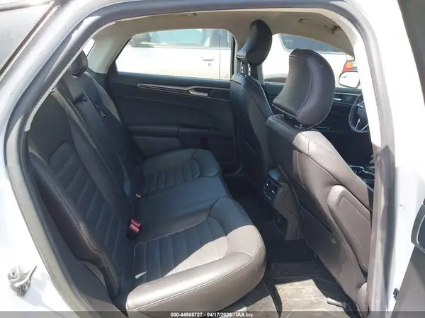 3FA6P0HD5GR260990 2016 FORD FUSION - Image 8