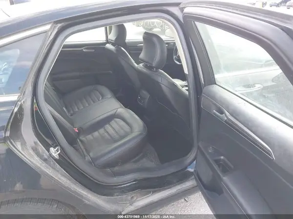 3FA6P0HD5HR105096 2017 FORD FUSION - Image 8