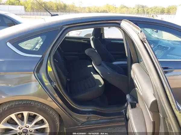 3FA6P0HD5HR260005 2017 FORD FUSION - Image 8