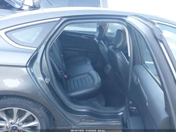 3FA6P0HD5HR270551 2017 FORD FUSION - Image 8