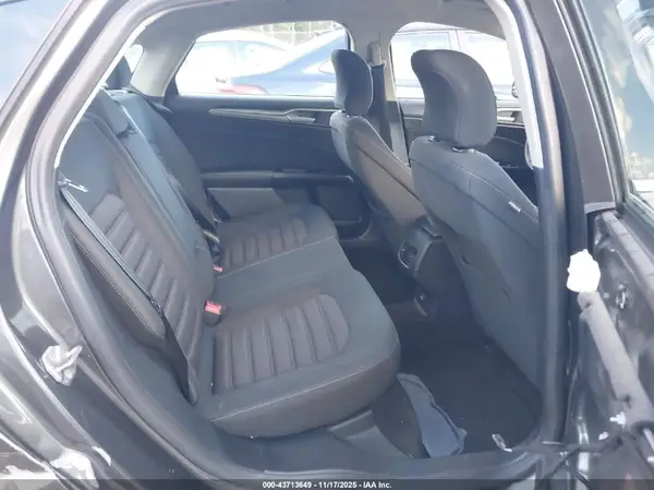 3FA6P0HD5HR332403 2017 FORD FUSION - Image 8