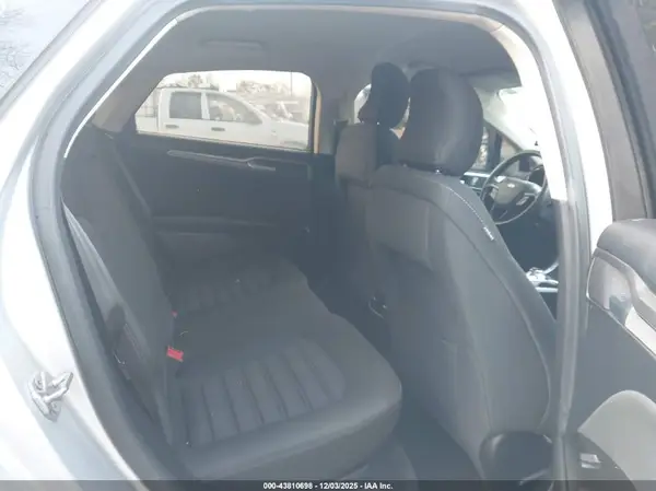 3FA6P0HD5HR348634 2017 FORD FUSION - Image 8