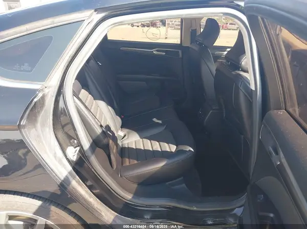 3FA6P0HD5HR371976 2017 FORD FUSION - Image 8