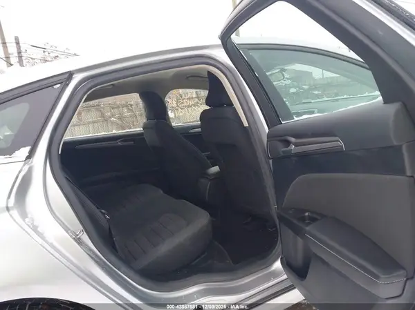 3FA6P0HD5HR412588 2017 FORD FUSION - Image 8