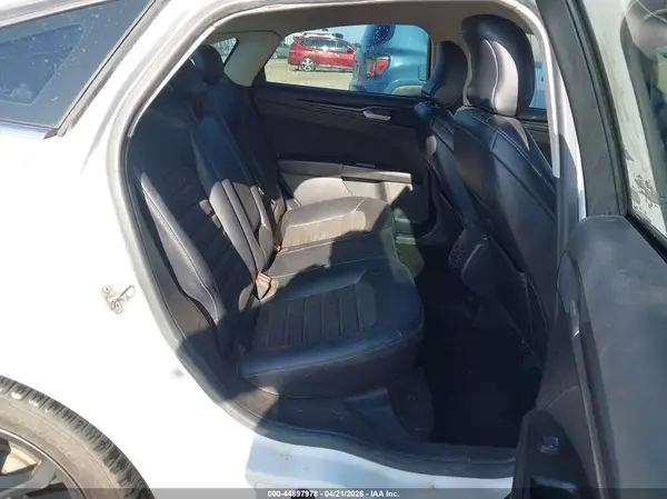 3FA6P0HD5JR231383 2018 FORD FUSION - Image 8