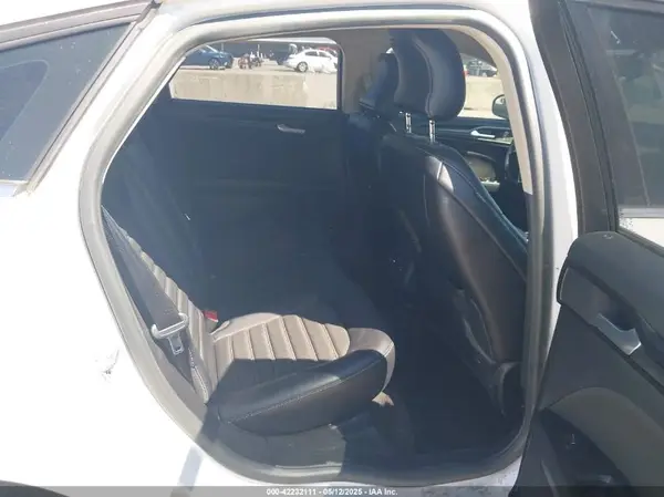 3FA6P0HD5JR240276 2018 FORD FUSION - Image 8