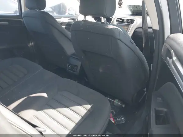 3FA6P0HD5JR240813 2018 FORD FUSION - Image 8