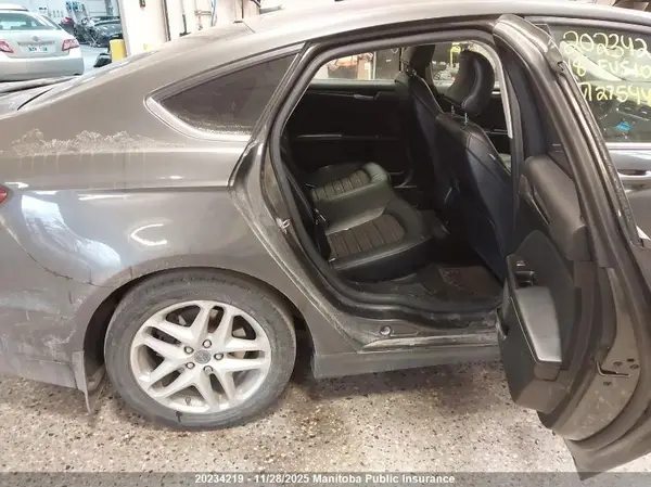 3FA6P0HD5JR275447 2018 FORD FUSION - Image 8