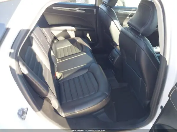 3FA6P0HD5JR283029 2018 FORD FUSION - Image 8