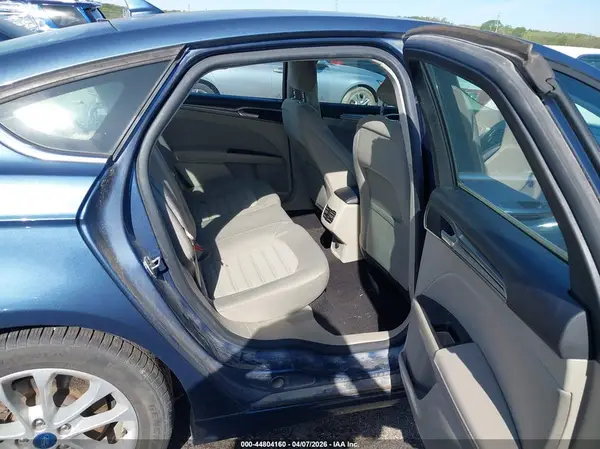 3FA6P0HD5KR132757 2019 FORD FUSION - Image 8