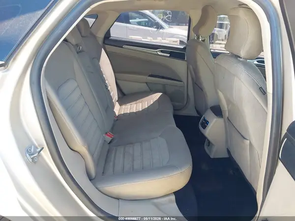 3FA6P0HD5KR142978 2019 FORD FUSION - Image 8