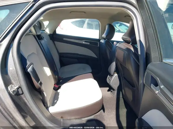 3FA6P0HD5KR148179 2019 FORD FUSION - Image 8