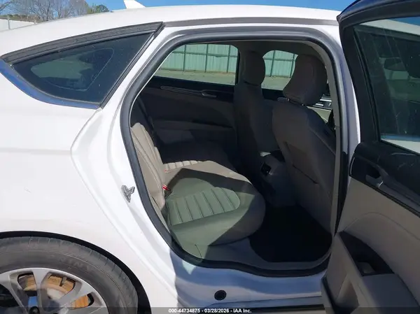 3FA6P0HD5KR160090 2019 FORD FUSION - Image 8