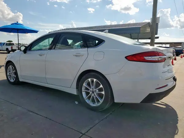 3FA6P0HD5LR142061 2020 FORD FUSION - Image 2