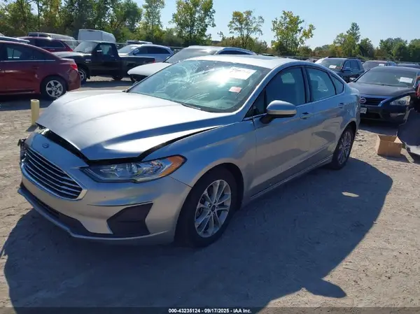 3FA6P0HD5LR149981 2020 FORD FUSION - Image 2