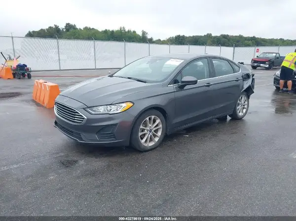3FA6P0HD5LR260899 2020 FORD FUSION - Image 2