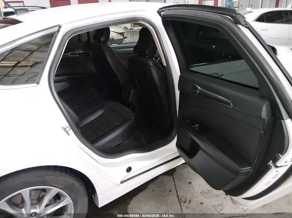 3FA6P0HD6HR221777 2017 FORD FUSION - Image 8