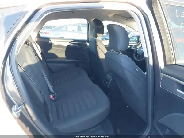 3FA6P0HD6HR255606 2017 FORD FUSION - Image 8