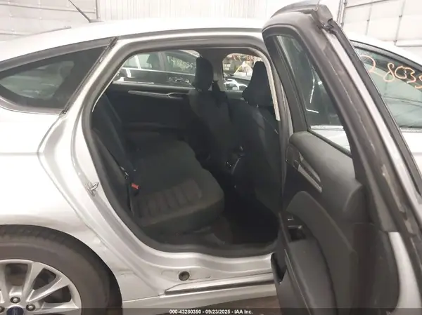 3FA6P0HD6HR365524 2017 FORD FUSION - Image 8