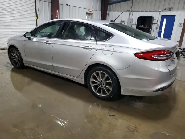 3FA6P0HD6HR372411 2017 FORD FUSION - Image 2