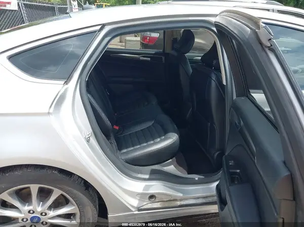 3FA6P0HD6HR374675 2017 FORD FUSION - Image 8