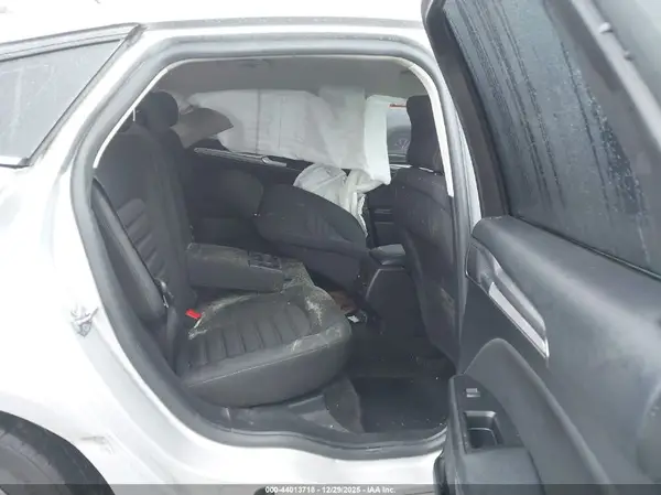 3FA6P0HD6HR376782 2017 FORD FUSION - Image 8