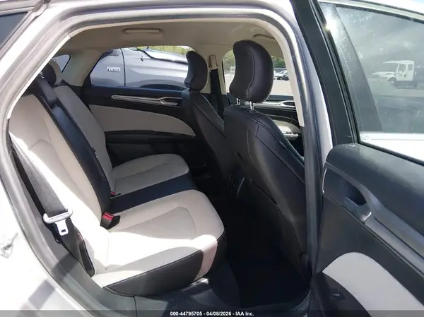 3FA6P0HD6KR101873 2019 FORD FUSION - Image 8