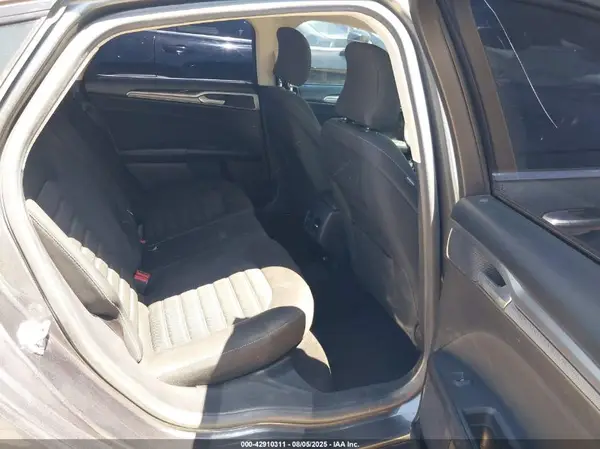 3FA6P0HD6KR113912 2019 FORD FUSION - Image 8