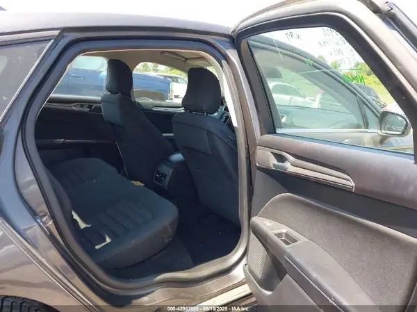 3FA6P0HD6KR185774 2019 FORD FUSION - Image 8