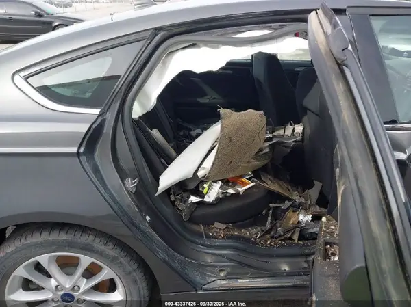 3FA6P0HD6KR199318 2019 FORD FUSION - Image 8