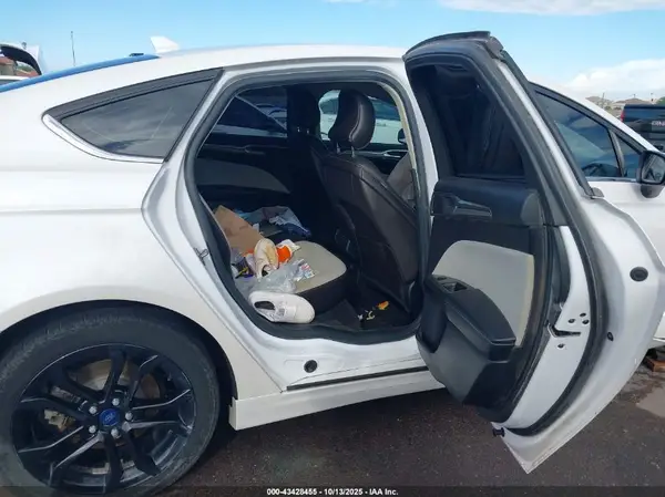 3FA6P0HD6KR201312 2019 FORD FUSION - Image 8