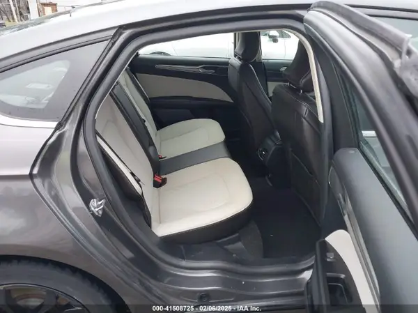 3FA6P0HD6KR214710 2019 FORD FUSION - Image 8