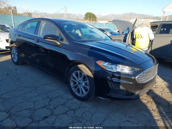 3FA6P0HD6KR243026 2019 FORD FUSION - Image 1