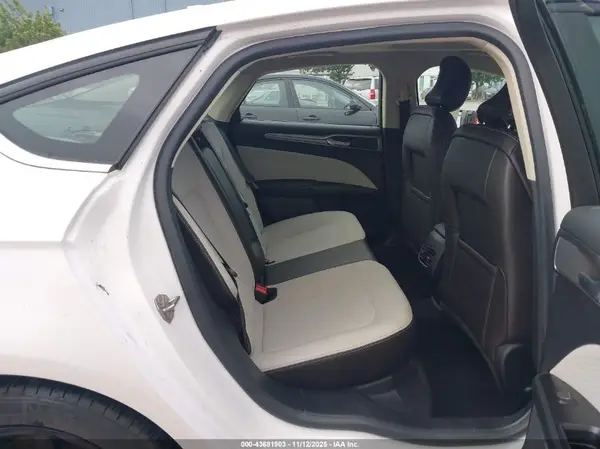 3FA6P0HD6KR276642 2019 FORD FUSION - Image 8