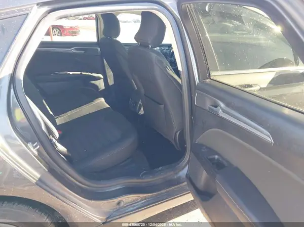 3FA6P0HD6KR281369 2019 FORD FUSION - Image 8
