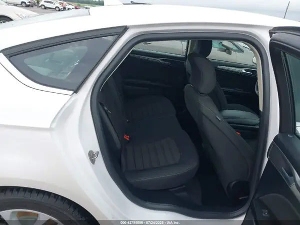 3FA6P0HD6KR284188 2019 FORD FUSION - Image 8