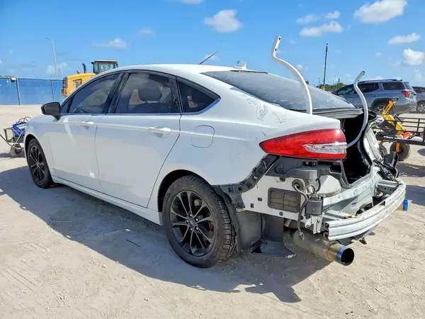 3FA6P0HD6LR136477 2020 FORD FUSION - Image 2
