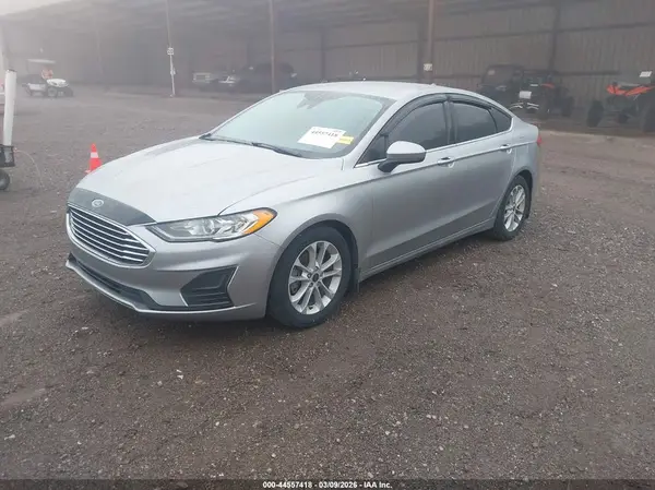 3FA6P0HD6LR258398 2020 FORD FUSION - Image 2