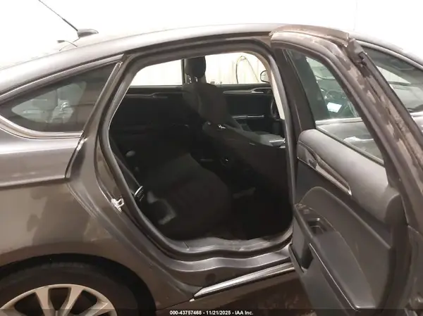 3FA6P0HD7HR104841 2017 FORD FUSION - Image 8