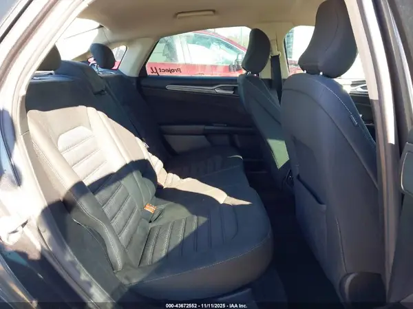 3FA6P0HD7HR240239 2017 FORD FUSION - Image 8