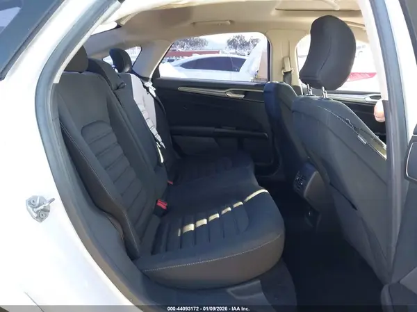 3FA6P0HD7HR257946 2017 FORD FUSION - Image 8