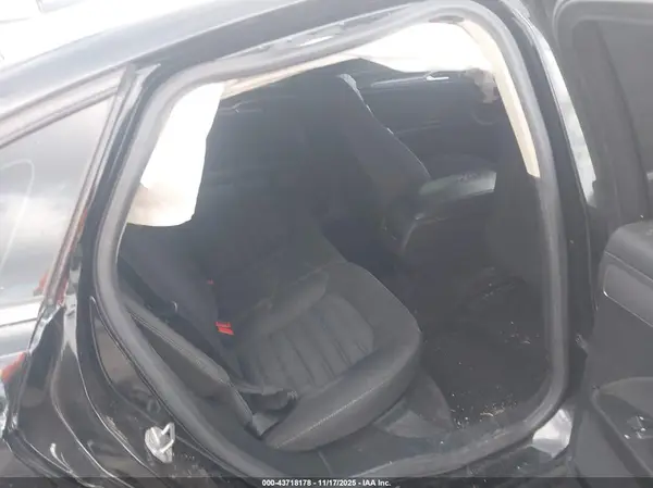 3FA6P0HD7HR273421 2017 FORD FUSION - Image 8