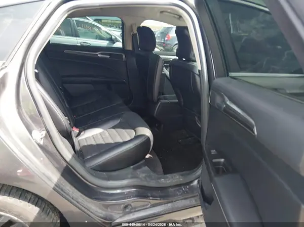 3FA6P0HD7HR282703 2017 FORD FUSION - Image 8
