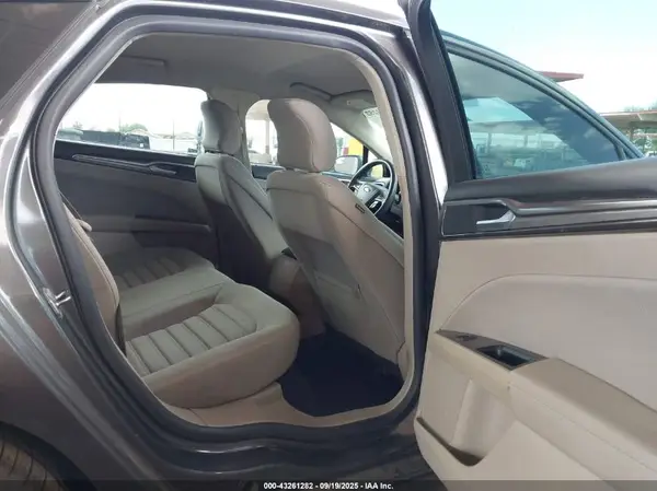 3FA6P0HD7HR322388 2017 FORD FUSION - Image 8